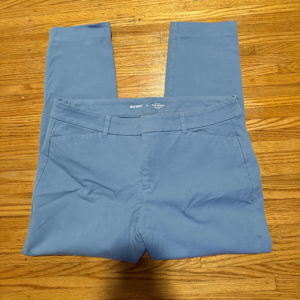 NWOT- Old Navy High Rise pixie Skinny